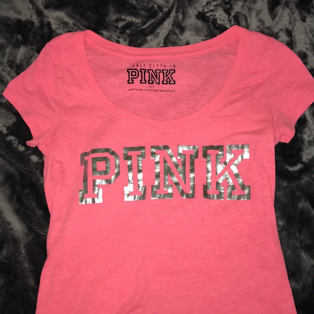 Vs pink T-shirt